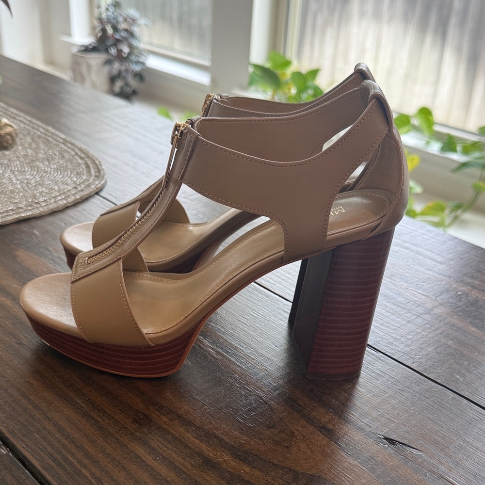 Michael Kors Berkley Tan Zip-Front Block Heel Sandals - Box Included